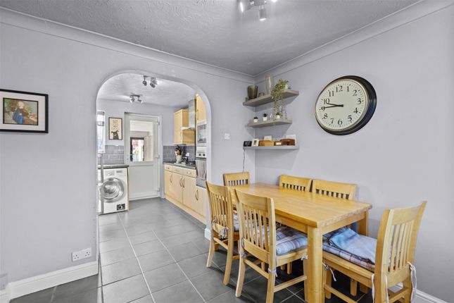 43, Carroll Crescent, Ascot photo 2
