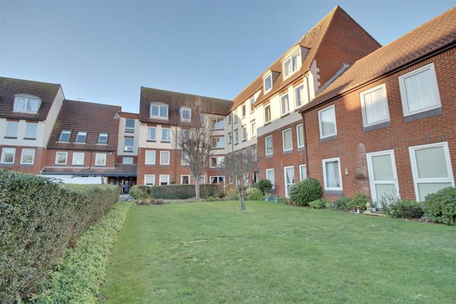 Thumbnail Flat for sale in Green Road, Southsea