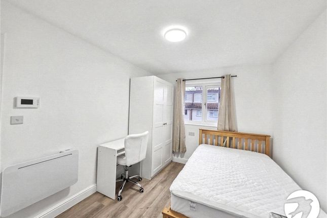 Flat 6, 9, Waid Close, Kent photo 2