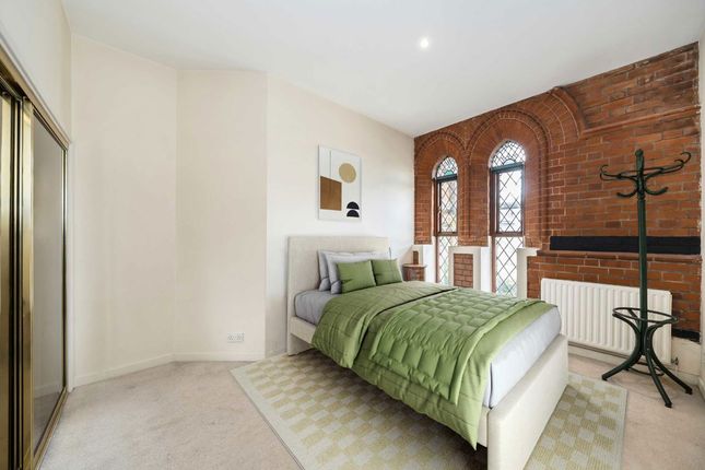 4 St. Marys Court, Stamford Brook Road, London photo 4
