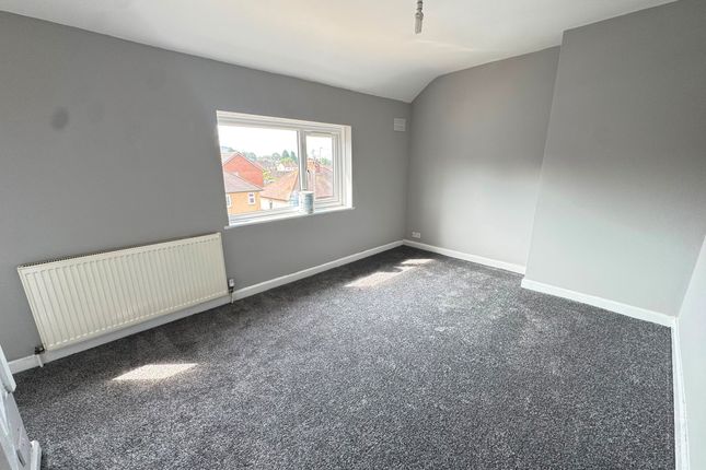 15, Brierley Hill photo 4
