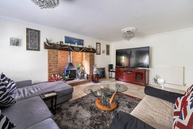 115, Linceslade Grove, Milton Keynes photo 3