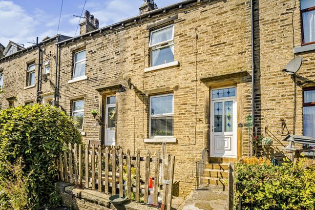 2 bed terraced house to rent in Emscote Avenue, Halifax, West Yorkshire HX1
