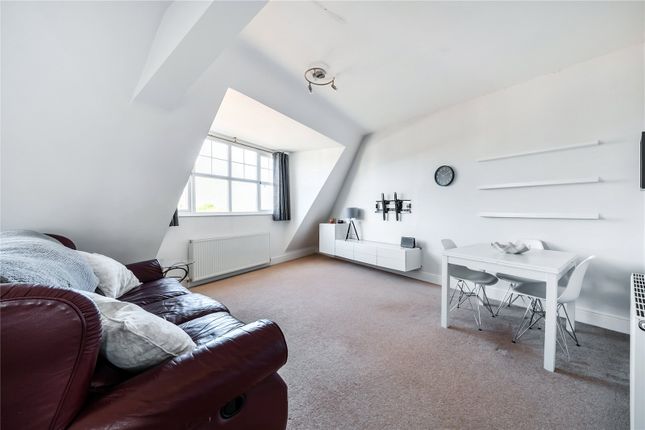 7 Queens Corner, 76, Queens Road, Hersham photo 3