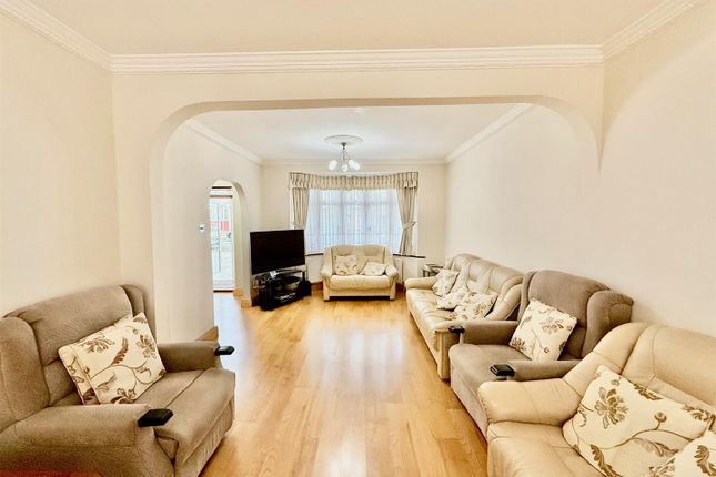 18, Kenton Avenue, Southall photo 4