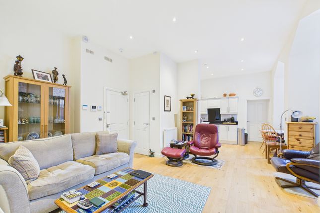 2 The Gallery Apartments,, Gloucester Road, Hfds photo 3