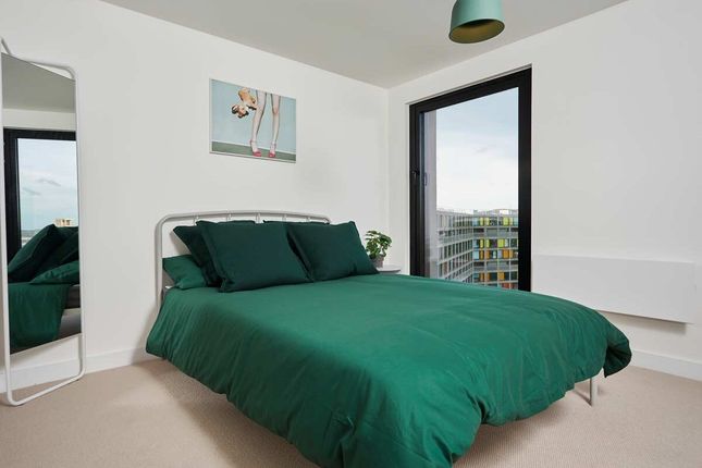 328, Norwich, Sheffield photo 2