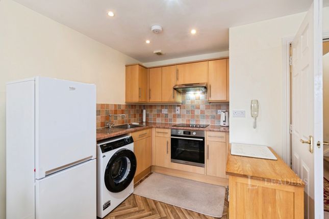 Flat 18, Croft Court, Gregory Street, Suffolk photo 4