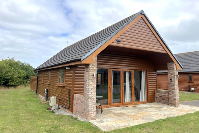 Luxury Bespoke Lodge, Hull photo 2