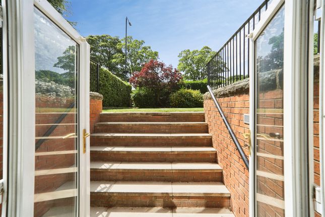 Garden Flat, 50, Street Lane, Leeds photo 4