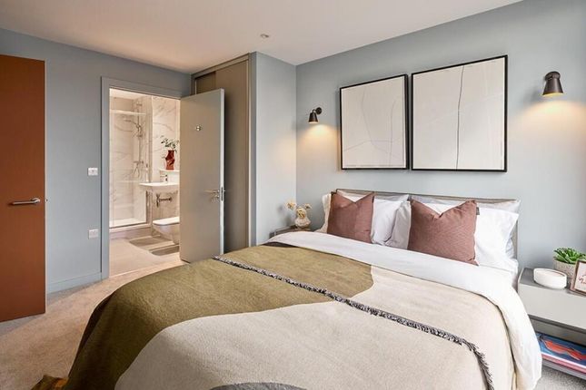 Flat 140, Milford House, 190, Strand, LONDON photo 2