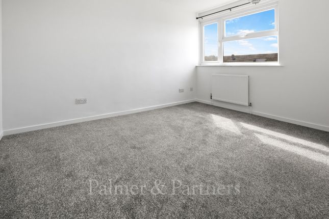 5, Ilex Close, Essex photo 5