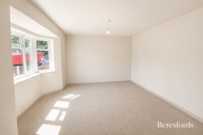 51, John Kent Avenue, Colchester photo 2