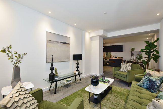 Flat for sale in Flat 5, Rembrandt House, 400 Whippendell Road, Watford