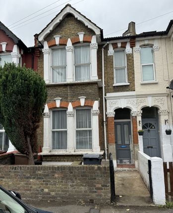 Terraced house to rent in Somerset Road, London