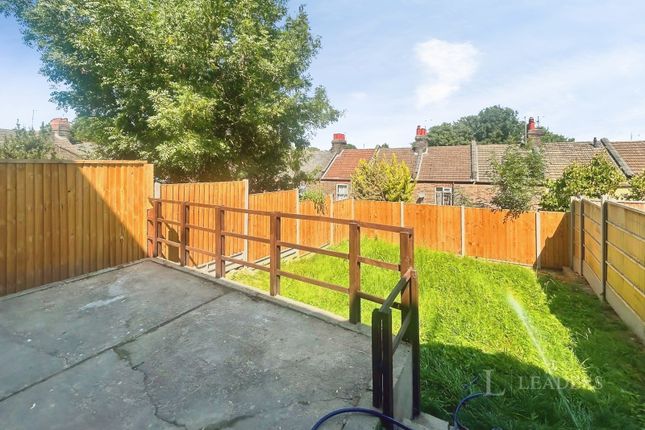 86, Russell Rise, Bedfordshire photo 4