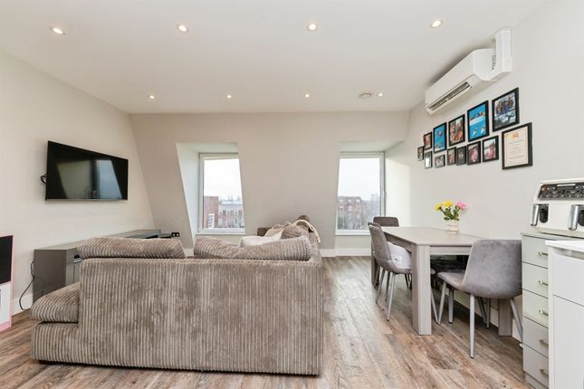 Flat 26, Fountain House, Parkway, Welwyn Garden City photo 3