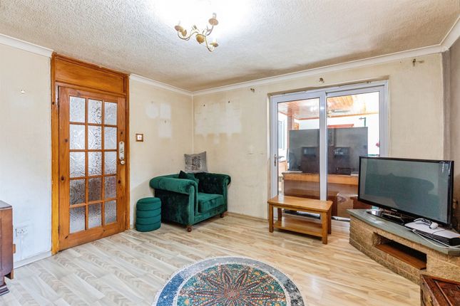 38, Lapland Walk, Corby photo 3
