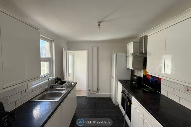 Selbourne Road, Gillingham photo 5