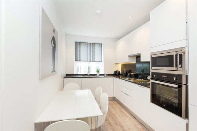 Flat to rent in Abbey Court, Abbey Road