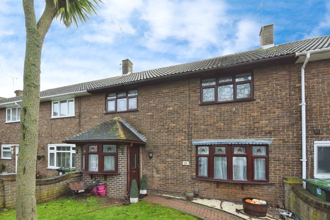 Thumbnail Terraced house for sale in Great Spenders, Basildon, Essex