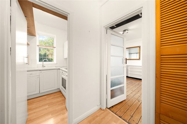 Flat 38, Clare Court,, Judd Street, London photo 3