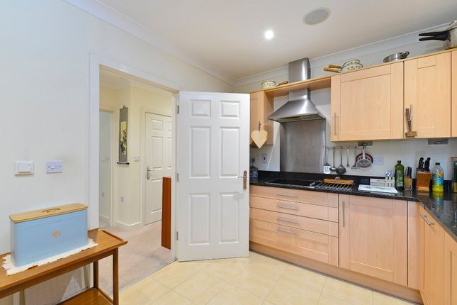 Flat for sale in Godalming, Surrey