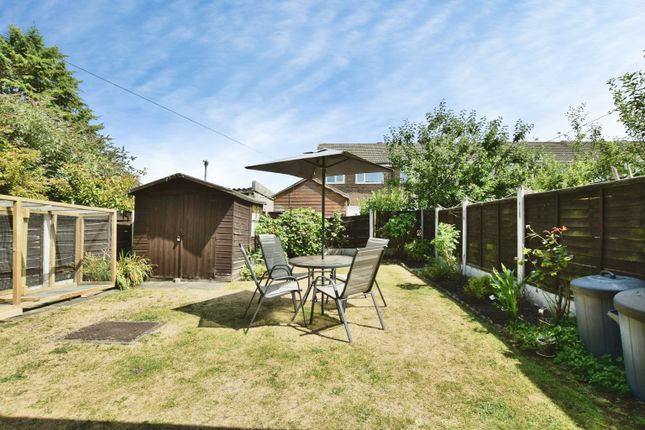 5, Dartington Close, Manchester photo 4