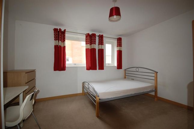 Town house to rent in Hawkins Road, Colchester, Essex