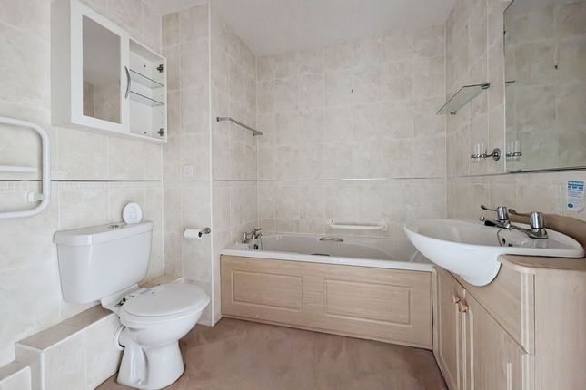 Flat 24, Browning Court, Newcastle Upon Tyne photo 4