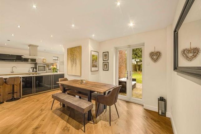 7 Gawsworth Road, Macclesfield photo 4