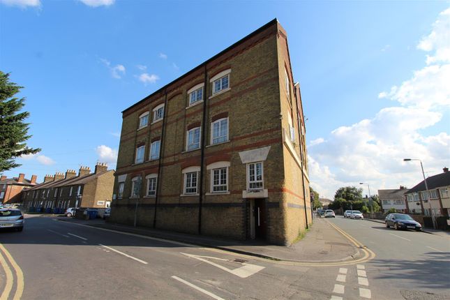 1 bed property to rent in Church Road, Murston, Sittingbourne