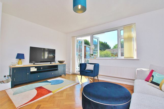 16, Telford Court, Guildford photo 4