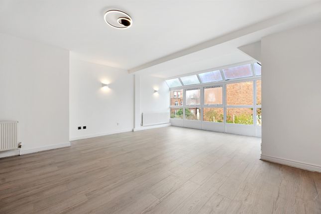 Thumbnail Flat to rent in Broadhurst Gardens, South Hampstead, London