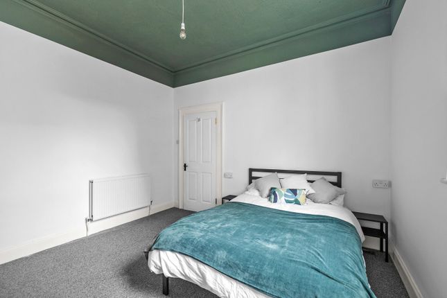Room to rent in 18 Sydney Street, Stonehouse, Plymouth