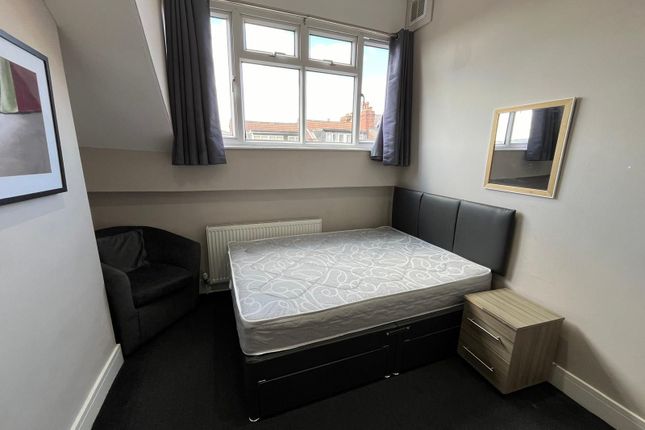 Room to rent in Hough Lane, Bramley, Leeds