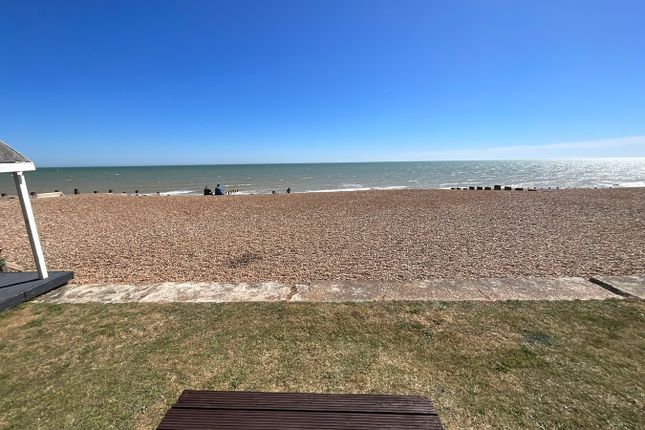 Chalet E45, South Cliff, Bexhill On Sea photo 3