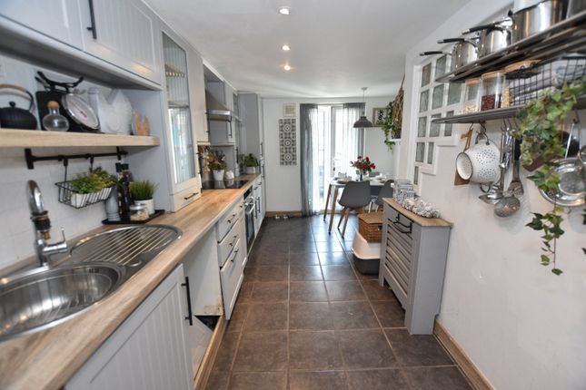 8, Cayforth, Redruth photo 2