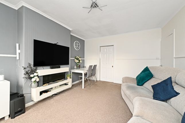 7, Windsor Drive, Penicuik photo 3