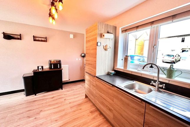 3, Sandpiper Court, Huddersfield photo 3