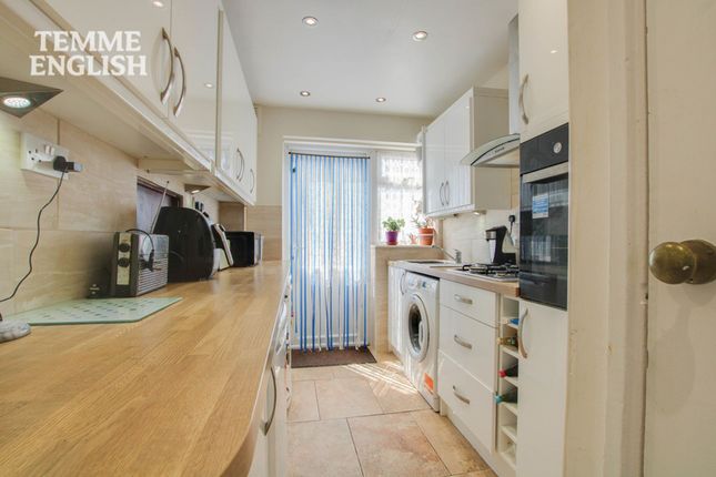 56 Waldringfield, Basildon photo 4