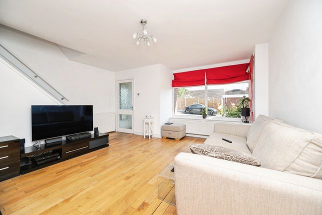 6, Swin Forge Way, Dudley photo 4