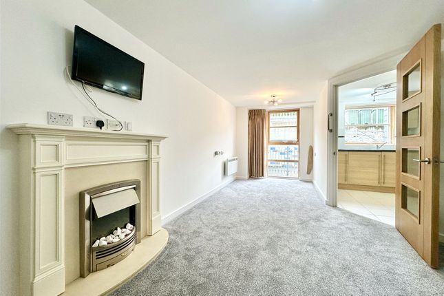 24 Lantern Court,, Hillsborough Road, Devon photo 2