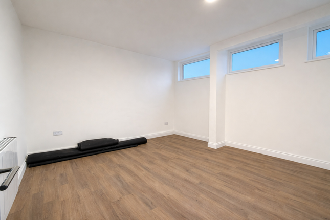 *AD ONLY* 188b Welford Road, Leicester photo 2