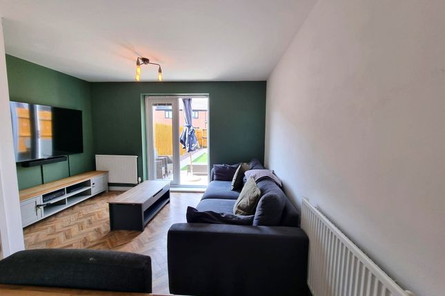 34 Ffordd Penrhyn, Barry photo 5