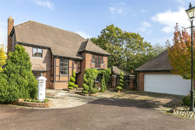 Thumbnail Detached house for sale in Rossendale Close, Enfield