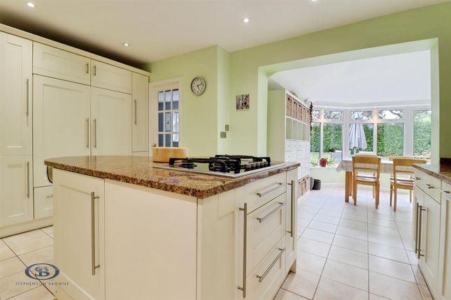 1, Moreton Close, Sandbach photo 2