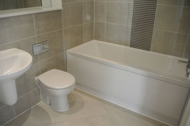 19, Merrill House, Farnborough photo 3