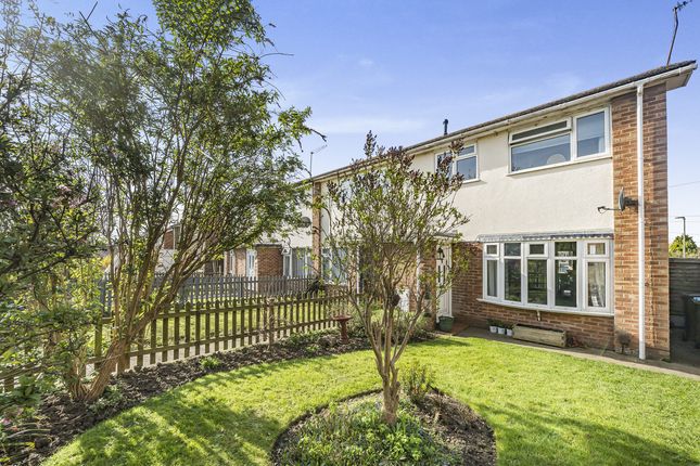 End terrace house for sale in Blacklands Road, Benson
