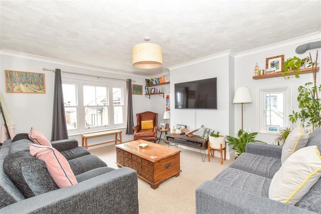 Thumbnail Flat for sale in Tarrant Street, Arundel, West Sussex